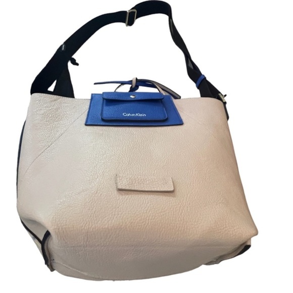 NWT Calvin Kline cobalt blue and tan reversible bucket bag - purse - Picture 9 of 10